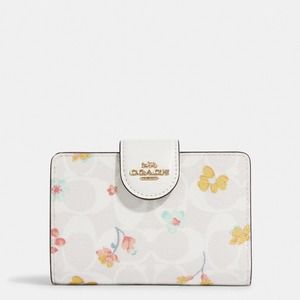 New Coach Medium Corner Zip Wallet In Signature Canvas With Mystical Floral